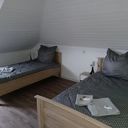 Dachwohnung, Monteurs Wohnung Oder Auch Fuer Ferienwohnung Geeignet Apartment *