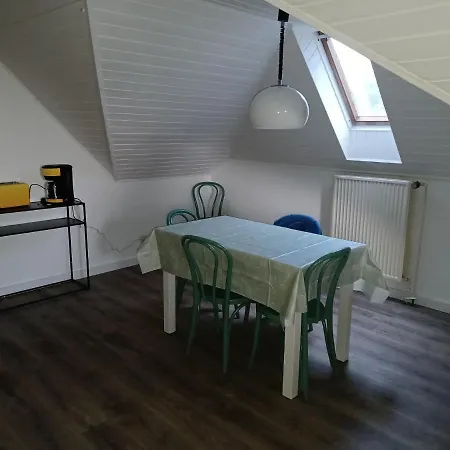 Dachwohnung, Monteurs Wohnung Oder Auch Fuer Ferienwohnung Geeignet Apartment