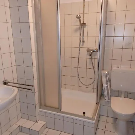 Dachwohnung, Monteurs Wohnung Oder Auch Fuer Ferienwohnung Geeignet Apartment